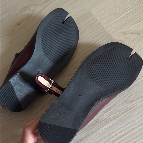 Burgundy Tabby Flats - Picture 3 of 5